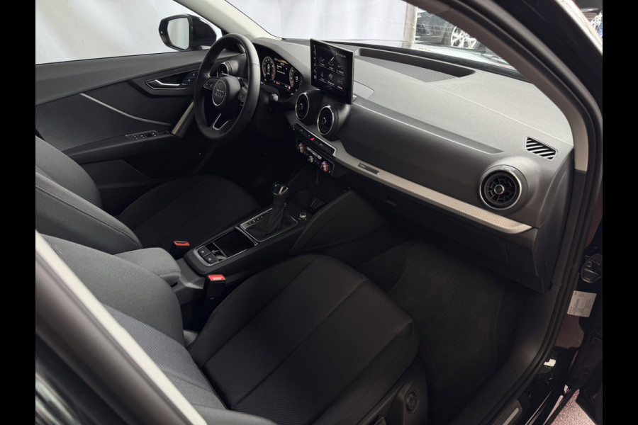 Audi Q2 35 TFSI 1.5 ✅NIEUW MODEL✅ S EDITION 150PK VIR.COCKPIT ELEK.KLEP TOUCHSCREEN CARPLAY NAVI CAMERA MATRIX LED STOELVERW. PDC KEYLES 11/2024 ✅Top Auto's Wijchen✅ 170 Nieuwe en bijna nieuwe Auto's met : Benzine /  PHEV / Plug in hybrid / Hybrid / Mild hybrid / HEV /  Keuze uit S-Edtion S-Line Pro Line