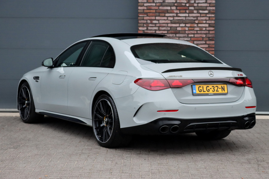 Mercedes-Benz E-Klasse AMG 53 4MATIC+ Edition 1 | Hyperscreen | Achterasbesturing | AMG-performance Stoelen | Carbon | Distronic+ | Multicontourstoelen | Stoelventilatie | Zonnerollo's | HUD | 3D-Display |