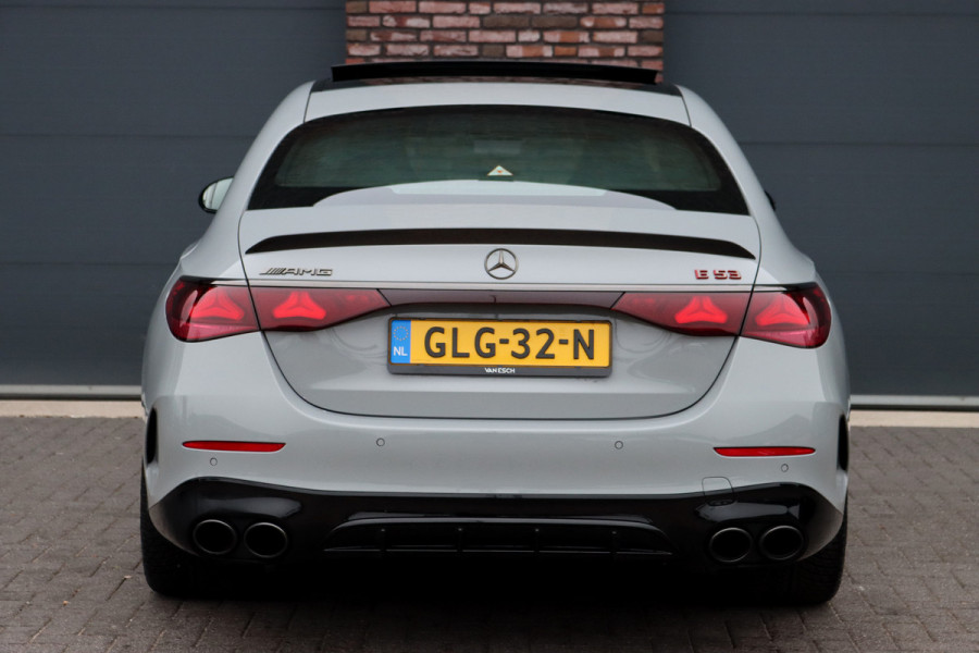 Mercedes-Benz E-Klasse AMG 53 4MATIC+ Edition 1 | Hyperscreen | Achterasbesturing | AMG-performance Stoelen | Carbon | Distronic+ | Multicontourstoelen | Stoelventilatie | Zonnerollo's | HUD | 3D-Display |