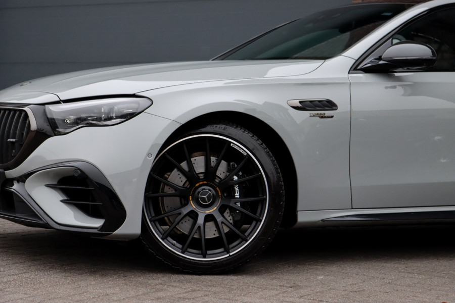 Mercedes-Benz E-Klasse AMG 53 4MATIC+ Edition 1 | Hyperscreen | Achterasbesturing | AMG-performance Stoelen | Carbon | Distronic+ | Multicontourstoelen | Stoelventilatie | Zonnerollo's | HUD | 3D-Display |