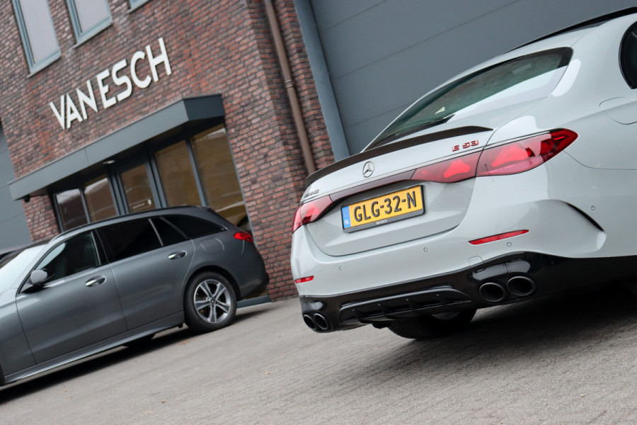 Mercedes-Benz E-Klasse AMG 53 4MATIC+ Edition 1 | Hyperscreen | Achterasbesturing | AMG-performance Stoelen | Carbon | Distronic+ | Multicontourstoelen | Stoelventilatie | Zonnerollo's | HUD | 3D-Display |