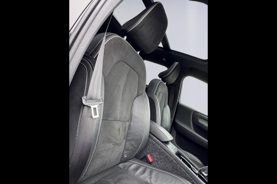 Volvo XC40 Recharge P8 AWD 408 pk R-Design, panoramadak, vele opties, afn. trekhaak, 1 e eigenaar, NL auto met nap