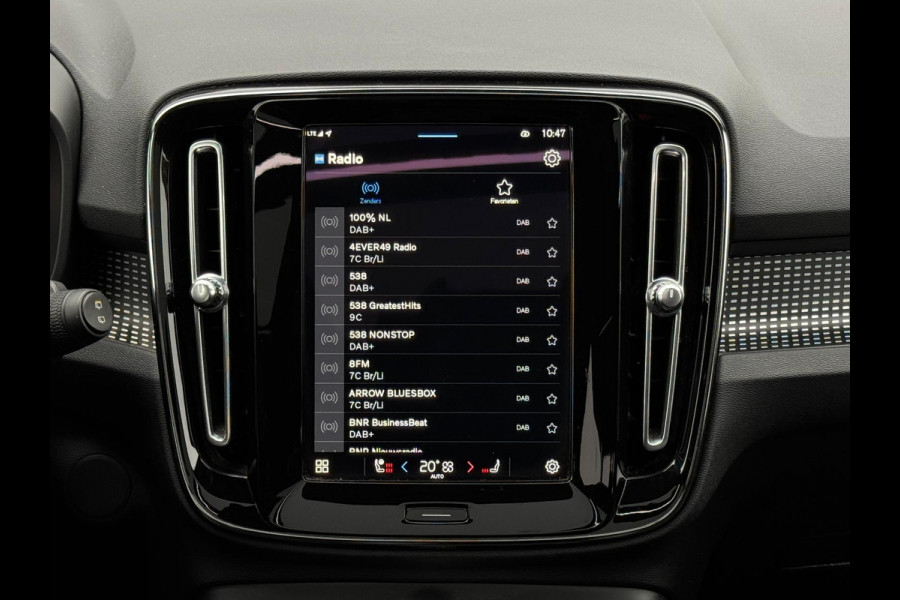 Volvo XC40 Recharge P8 AWD 408 pk R-Design, panoramadak, vele opties, afn. trekhaak, 1 e eigenaar, NL auto met nap