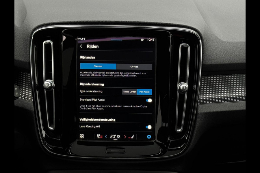 Volvo XC40 Recharge P8 AWD 408 pk R-Design, panoramadak, vele opties, afn. trekhaak, 1 e eigenaar, NL auto met nap