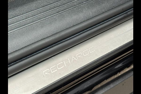 Volvo XC40 Recharge P8 AWD 408 pk R-Design, panoramadak, vele opties, afn. trekhaak, 1 e eigenaar, NL auto met nap