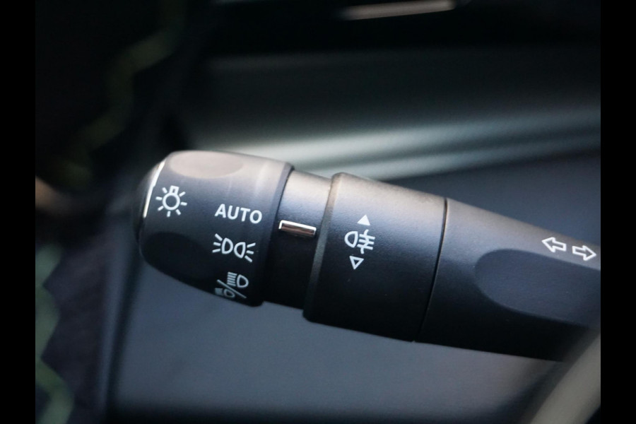 Peugeot 308 SW 1.2 Hybrid 145 e-DCS6 GT 360 camera