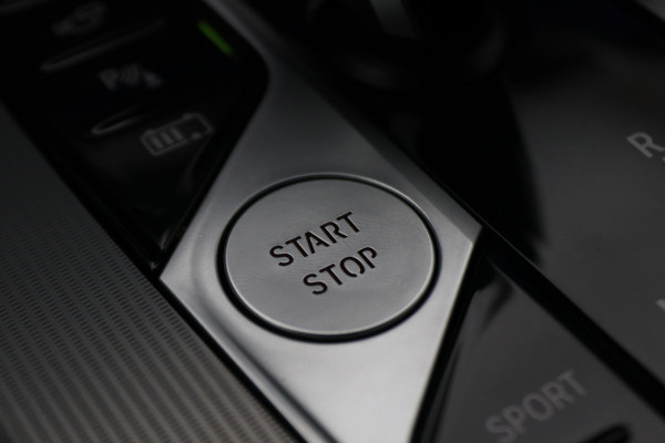 BMW X5 xDrive45e High Executive Panoramadak, Laser, 360° Camera, Head-Up, H&K, ACC, Luchtvering, 22"