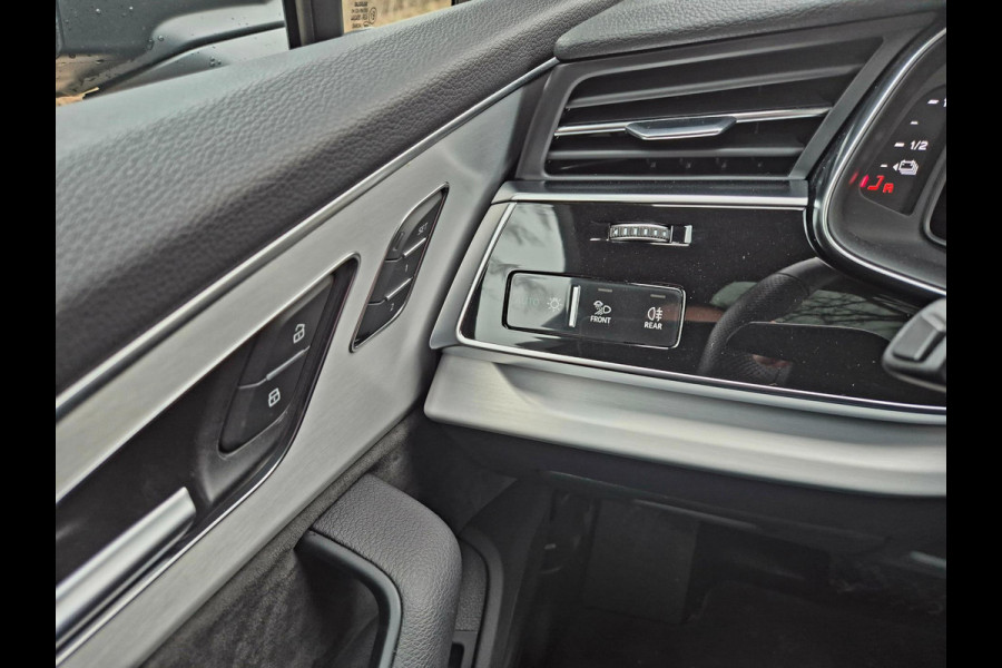 Audi Q7 60 TFSI e quattro Competition . Head-up . Sportstoelen. Panodak