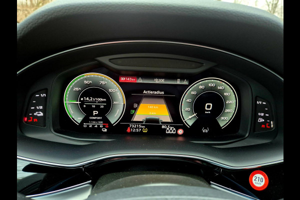 Audi Q7 60 TFSI e quattro Competition . Head-up . Sportstoelen. Panodak