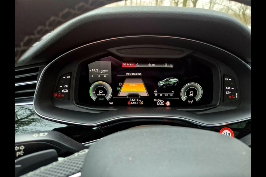 Audi Q7 60 TFSI e quattro Competition . Head-up . Sportstoelen. Panodak