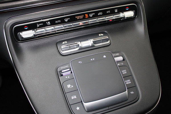 Mercedes-Benz Eqv 300 L2 / AMG / New Model / Luchtvering / 7-Persoons / Burmester / Vol Opties / NIEUWSTAAT