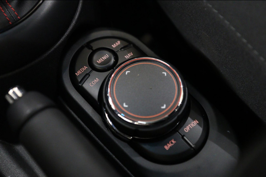 MINI Mini 2.0 Cooper S JCW uitgevoerd/NAP/PANO/HUD/H-K/CARPLAY/STOELVER/VOL