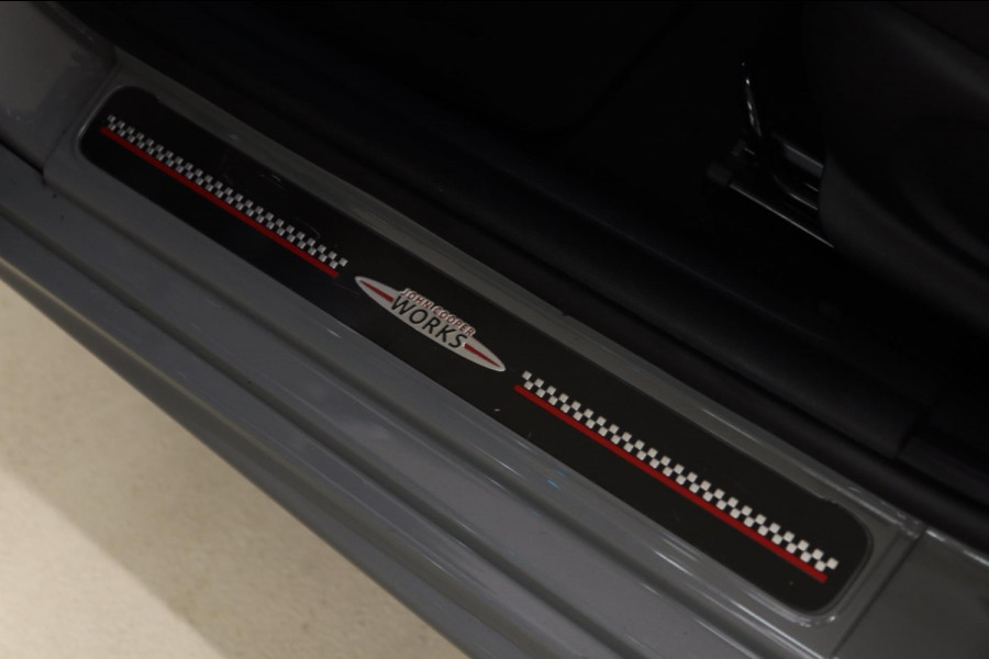 MINI Mini 2.0 Cooper S JCW uitgevoerd/NAP/PANO/HUD/H-K/CARPLAY/STOELVER/VOL