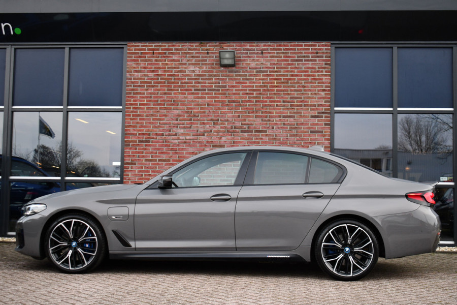 BMW 5 Serie 545e xDrive M-Sport Berninagrau ACC HiFi 20inch Shadow