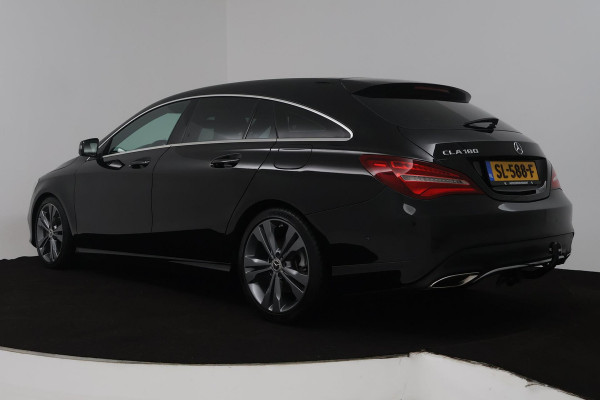 Mercedes-Benz CLA-Klasse Shooting Brake 180 Business Solution (TREKHAAK, STOELVERWARMING, ACHTERUITRIJCAMERA, PARKEERSENSOREN)