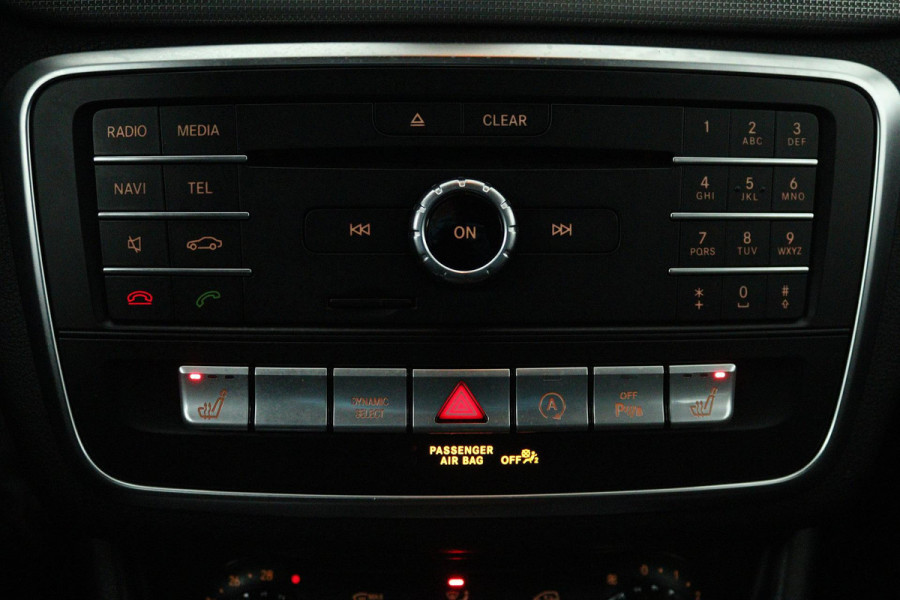 Mercedes-Benz CLA-Klasse Shooting Brake 180 Business Solution (TREKHAAK, STOELVERWARMING, ACHTERUITRIJCAMERA, PARKEERSENSOREN)