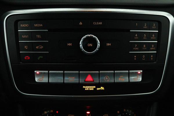 Mercedes-Benz CLA-Klasse Shooting Brake 180 Business Solution (TREKHAAK, STOELVERWARMING, ACHTERUITRIJCAMERA, PARKEERSENSOREN)