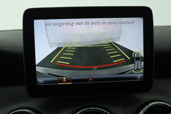 Mercedes-Benz CLA-Klasse Shooting Brake 180 Business Solution (TREKHAAK, STOELVERWARMING, ACHTERUITRIJCAMERA, PARKEERSENSOREN)