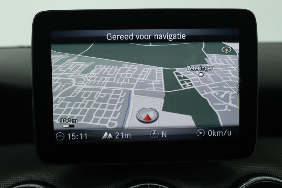 Mercedes-Benz CLA-Klasse Shooting Brake 180 Business Solution (TREKHAAK, STOELVERWARMING, ACHTERUITRIJCAMERA, PARKEERSENSOREN)