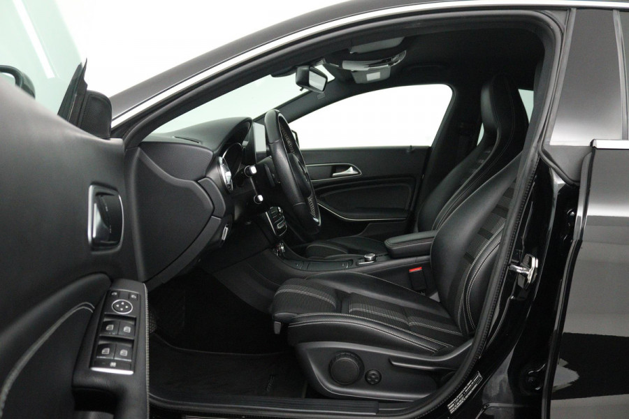 Mercedes-Benz CLA-Klasse Shooting Brake 180 Business Solution (TREKHAAK, STOELVERWARMING, ACHTERUITRIJCAMERA, PARKEERSENSOREN)