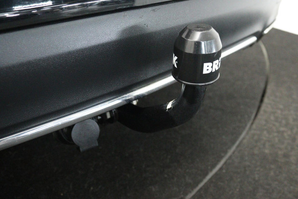 Mercedes-Benz CLA-Klasse Shooting Brake 180 Business Solution (TREKHAAK, STOELVERWARMING, ACHTERUITRIJCAMERA, PARKEERSENSOREN)