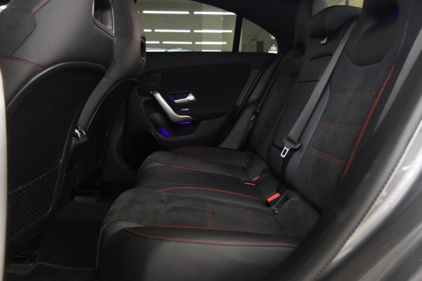 Mercedes-Benz CLA-Klasse 200 Business Solution AMG NAP/PANO/CAM/KEYLESS/LANEASSIST/VOL