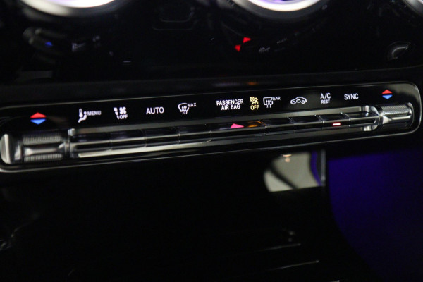 Mercedes-Benz CLA-Klasse 200 Business Solution AMG NAP/PANO/CAM/KEYLESS/LANEASSIST/VOL