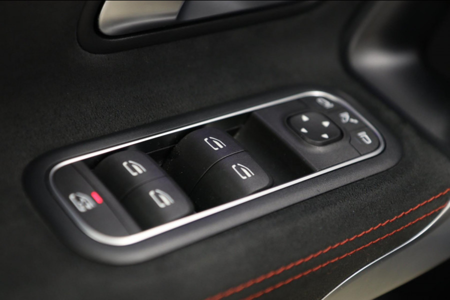 Mercedes-Benz CLA-Klasse 200 Business Solution AMG NAP/PANO/CAM/KEYLESS/LANEASSIST/VOL