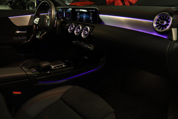 Mercedes-Benz CLA-Klasse 200 Business Solution AMG NAP/PANO/CAM/KEYLESS/LANEASSIST/VOL