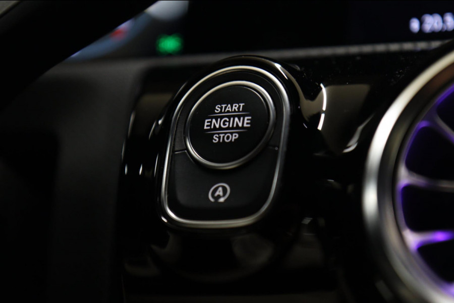 Mercedes-Benz CLA-Klasse 200 Business Solution AMG NAP/PANO/CAM/KEYLESS/LANEASSIST/VOL