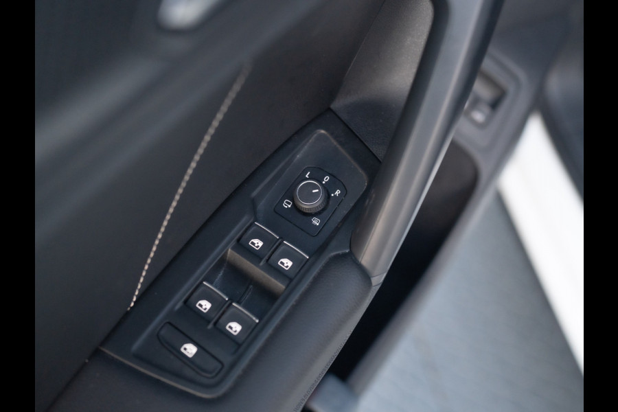 Volkswagen Tiguan 1.4 TSI eHybrid R-Line Business+ | 360 Camera | Panodak | 20'' | Keyless | Prijs Rijklaar!!