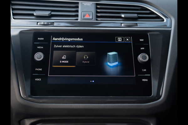 Volkswagen Tiguan 1.4 TSI eHybrid R-Line Business+ | 360 Camera | Panodak | 20'' | Keyless | Prijs Rijklaar!!