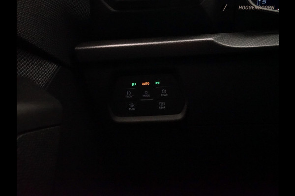 Seat Leon Sportstourer 1.0 TSI Style Business Intense Sport (APPLE CARPLAY,KEYLESS,LED,CAMERA.DIGITAAL DISPLAY,ADAPTIVE CRUISE)