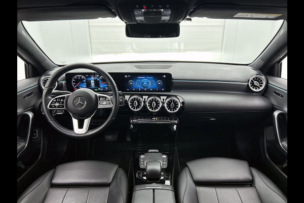 Mercedes-Benz A-Klasse 250 e Business Solution Luxury Limited (SFEERVERLICHTING, CAMERA, LEDER, 1e EIGENAAR, GOED ONDERHOUDEN)