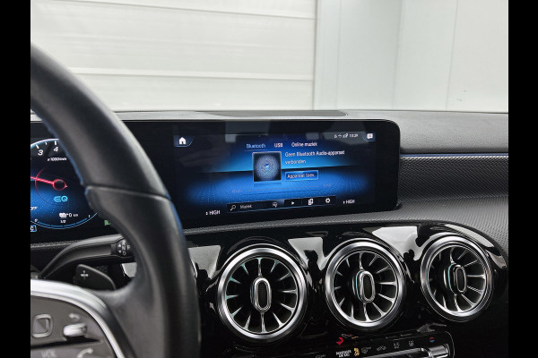 Mercedes-Benz A-Klasse 250 e Business Solution Luxury Limited (SFEERVERLICHTING, CAMERA, LEDER, 1e EIGENAAR, GOED ONDERHOUDEN)