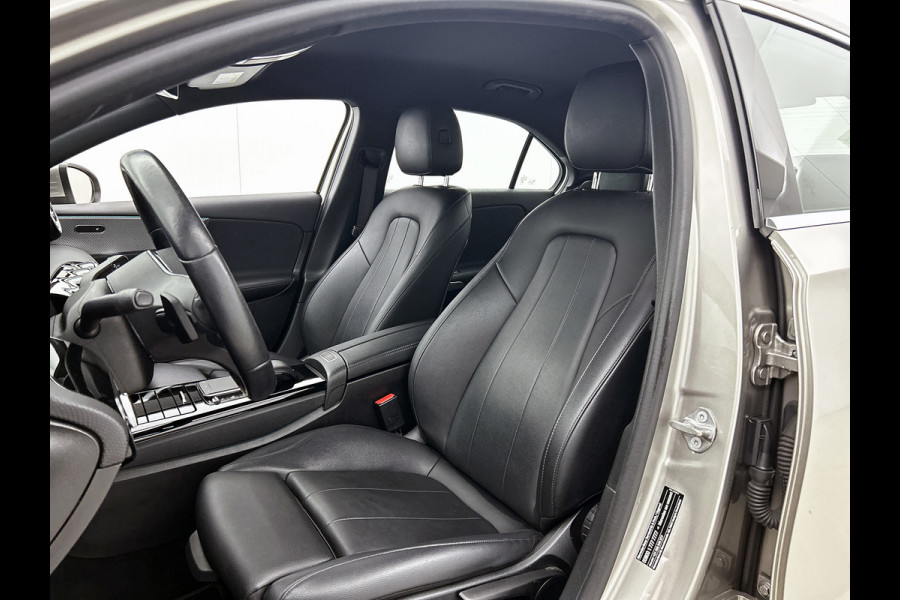 Mercedes-Benz A-Klasse 250 e Business Solution Luxury Limited (SFEERVERLICHTING, CAMERA, LEDER, 1e EIGENAAR, GOED ONDERHOUDEN)