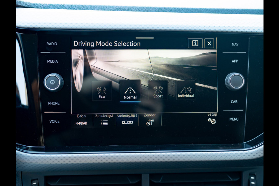 Volkswagen T-Cross 1.0 TSI 110Pk Style | Keyless | Camera | Navi | Apple Carplay/ Android Auto | Prijs Rijklaar!!