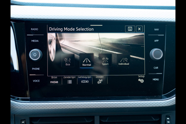 Volkswagen T-Cross 1.0 TSI 110Pk Style | Keyless | Camera | Navi | Apple Carplay/ Android Auto | Prijs Rijklaar!!