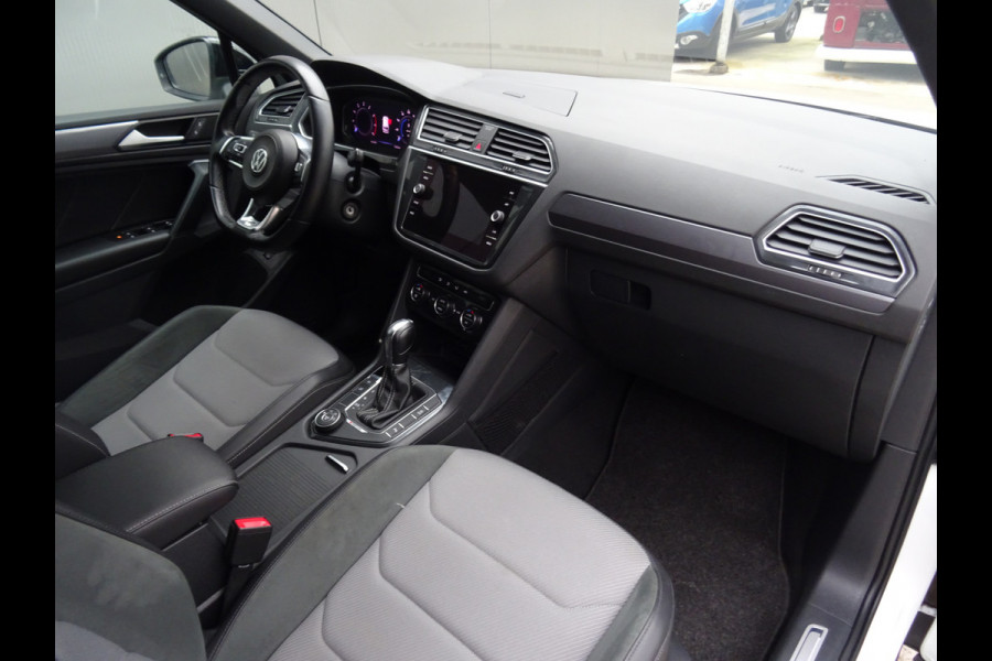 Volkswagen Tiguan 2.0 TSI 4Motion Highline Business R * CARPLAY * GOED ONDERH. !!