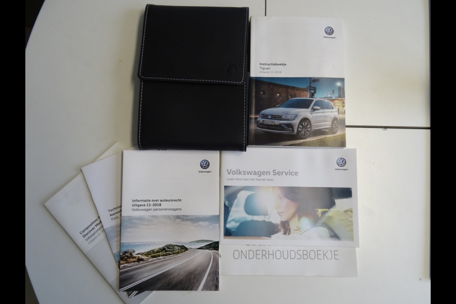 Volkswagen Tiguan 2.0 TSI 4Motion Highline Business R * CARPLAY * GOED ONDERH. !!