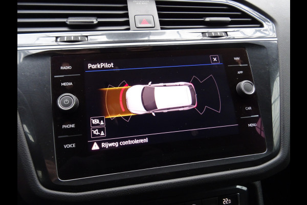 Volkswagen Tiguan 2.0 TSI 4Motion Highline Business R * CARPLAY * GOED ONDERH. !!