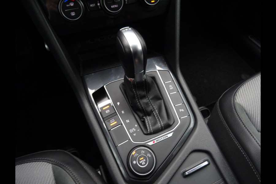 Volkswagen Tiguan 2.0 TSI 4Motion Highline Business R * CARPLAY * GOED ONDERH. !!