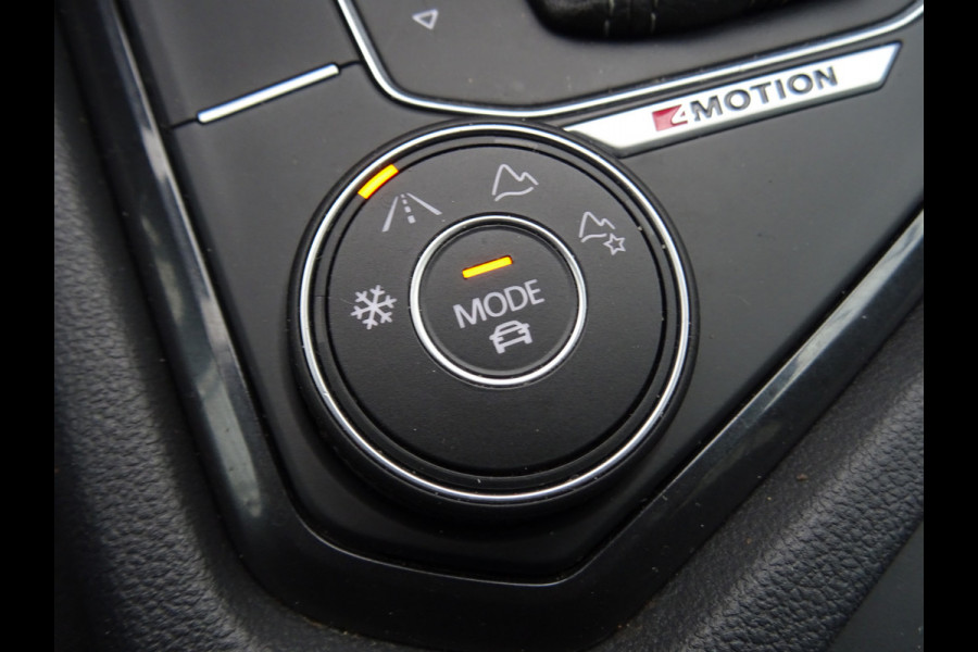 Volkswagen Tiguan 2.0 TSI 4Motion Highline Business R * CARPLAY * GOED ONDERH. !!