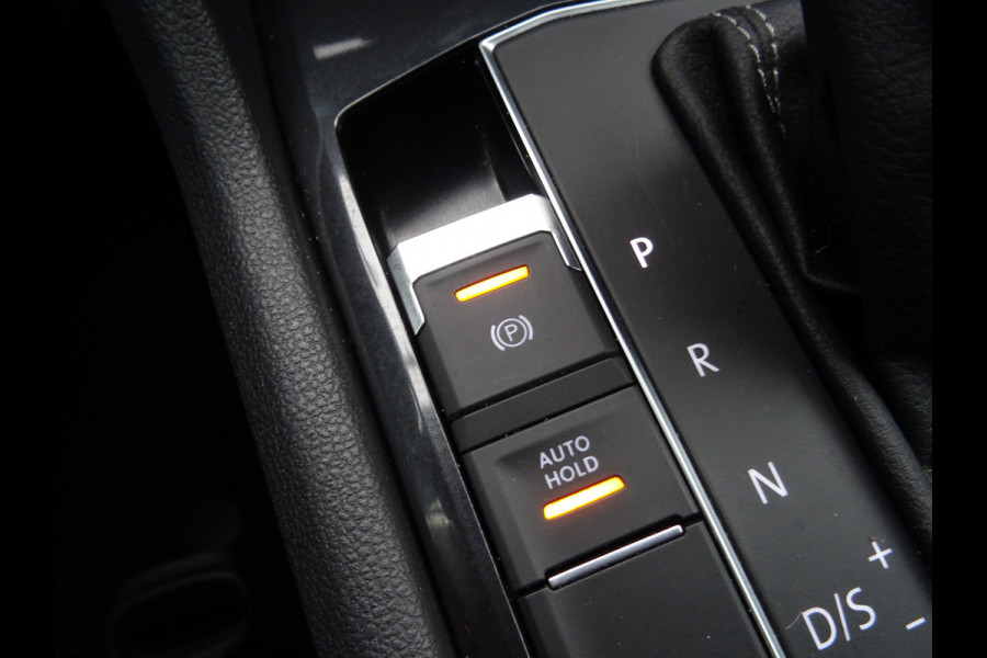 Volkswagen Tiguan 2.0 TSI 4Motion Highline Business R * CARPLAY * GOED ONDERH. !!