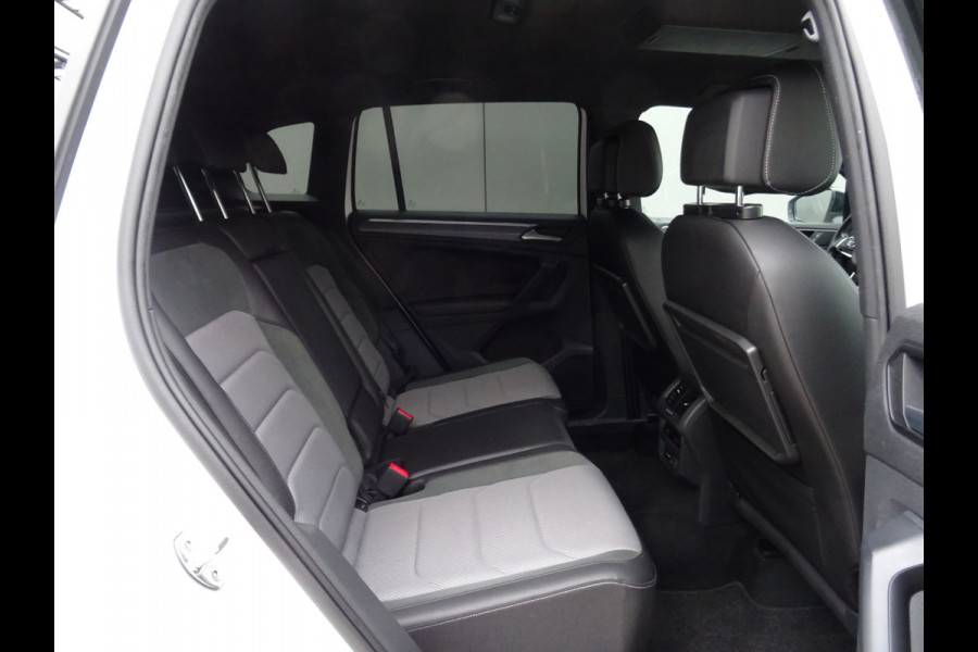 Volkswagen Tiguan 2.0 TSI 4Motion Highline Business R * CARPLAY * GOED ONDERH. !!