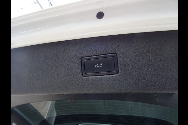 Volkswagen Tiguan 2.0 TSI 4Motion Highline Business R * CARPLAY * GOED ONDERH. !!