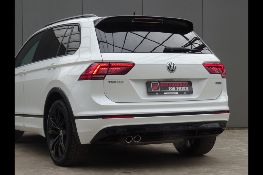 Volkswagen Tiguan 2.0 TSI 4Motion Highline Business R * CARPLAY * GOED ONDERH. !!