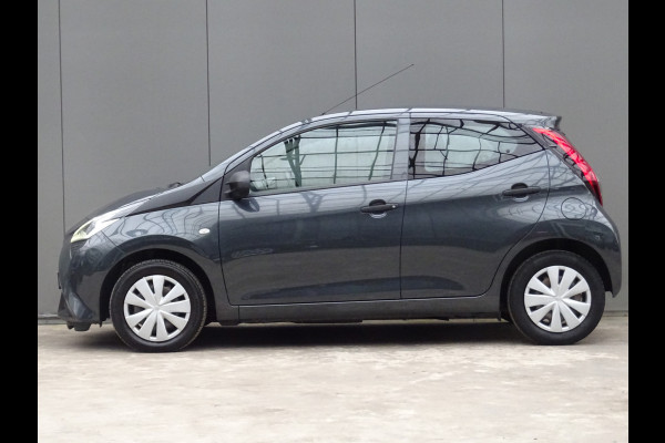 Toyota Aygo 1.0 VVT-i x-fun * BLUETOOTH * LED * GOED ONDERH. !!