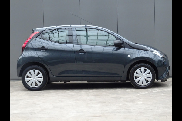 Toyota Aygo 1.0 VVT-i x-fun * BLUETOOTH * LED * GOED ONDERH. !!