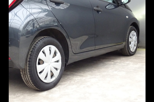 Toyota Aygo 1.0 VVT-i x-fun * BLUETOOTH * LED * GOED ONDERH. !!